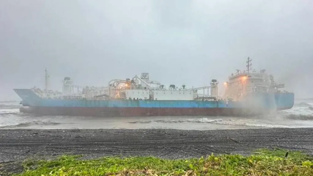 Un barco con nueve tripulantes se hunde frente a Taiwán tras el paso de un tifón